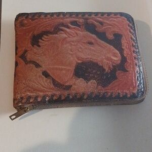 Very Vintage Tooled Horse Head Leather Western Wallet Zip Signed